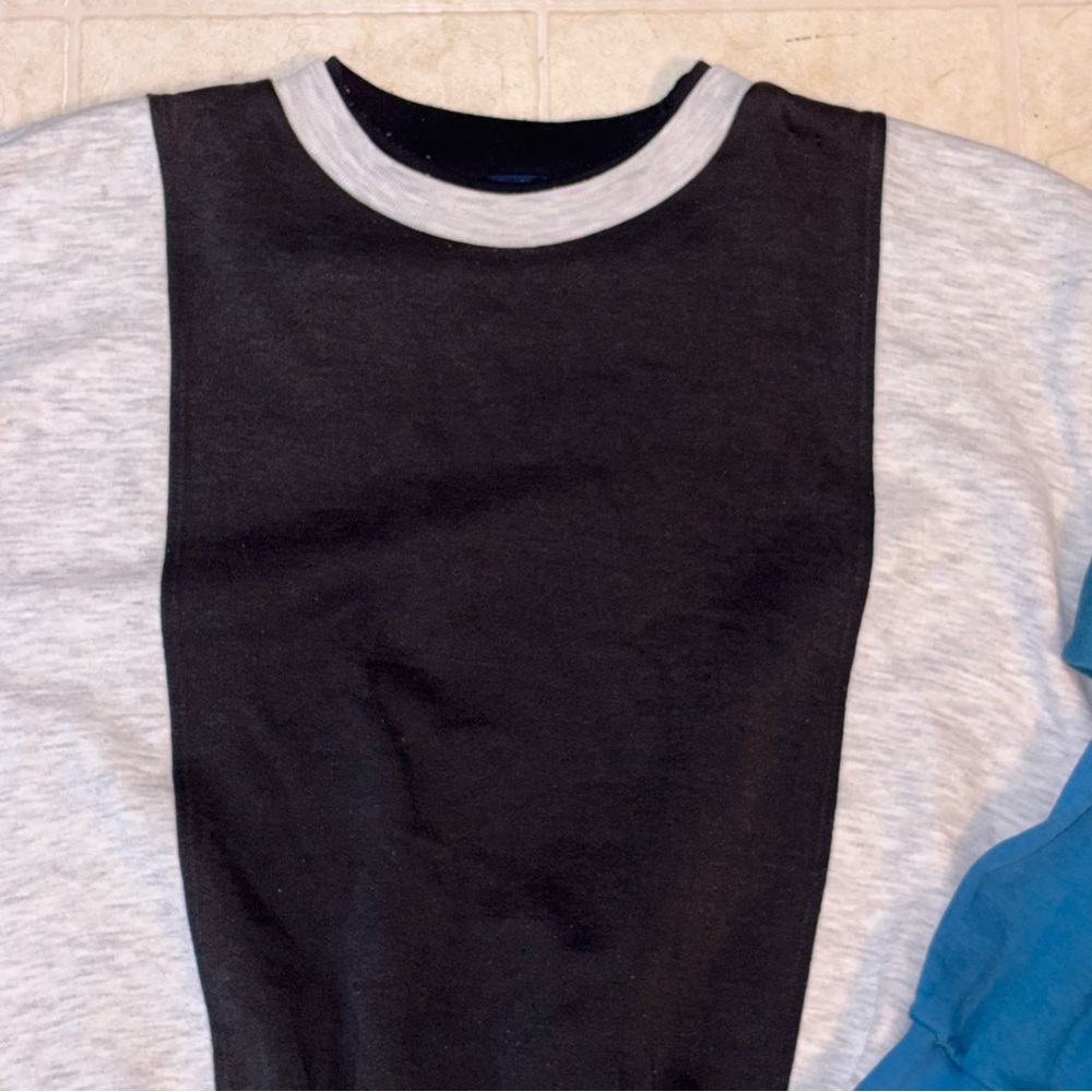 Colorblock Crewneck Sweatshirt - Black, Heather Gray & Teal - Picture 2 of 6